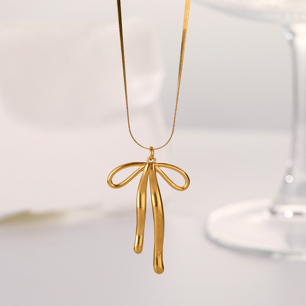 Gold Vintage Bow necklace