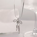 Silver Vintage bow necklace
